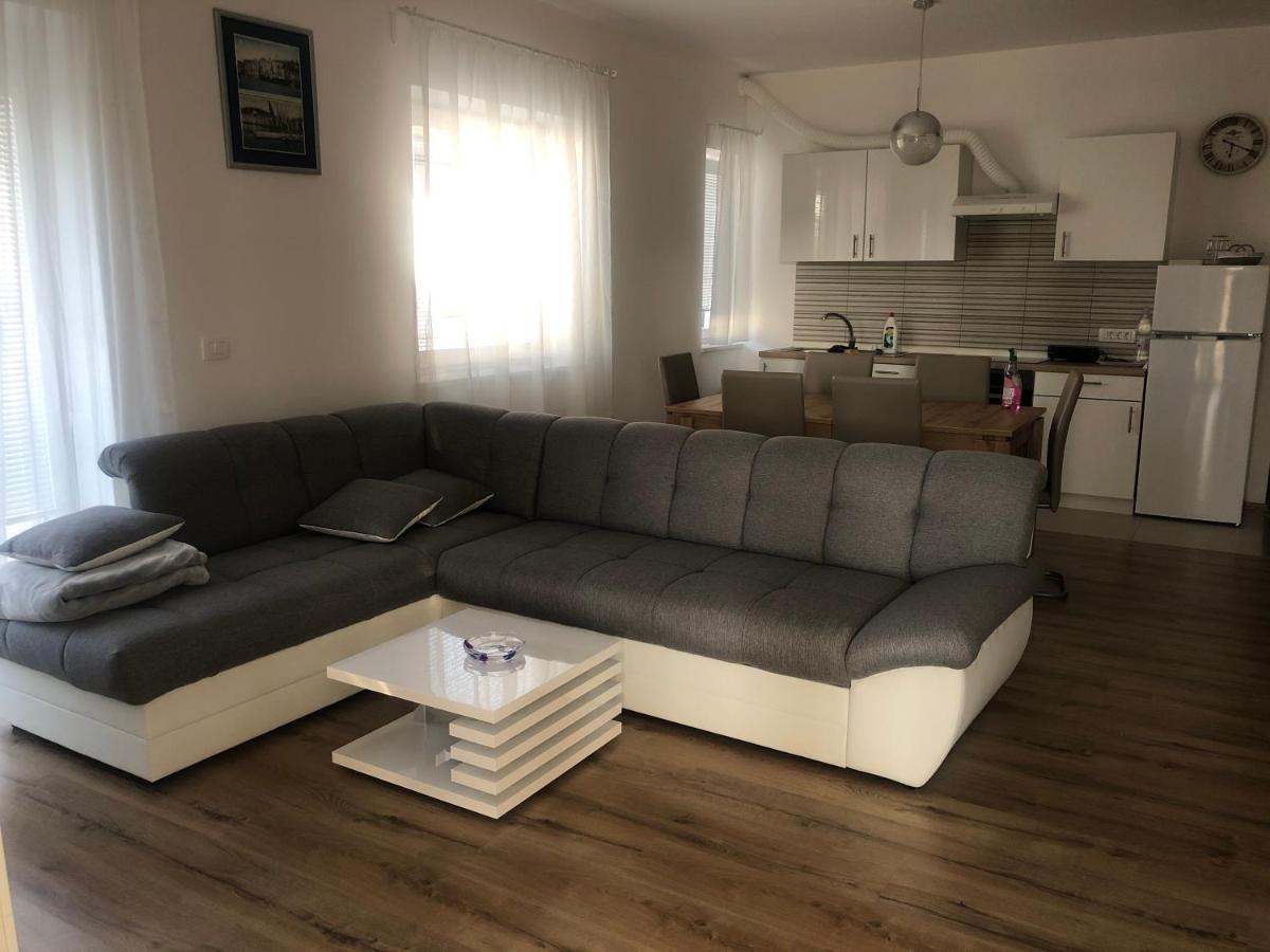Ferienwohnung Apartmaji Meduza 2 Izola Exterior foto
